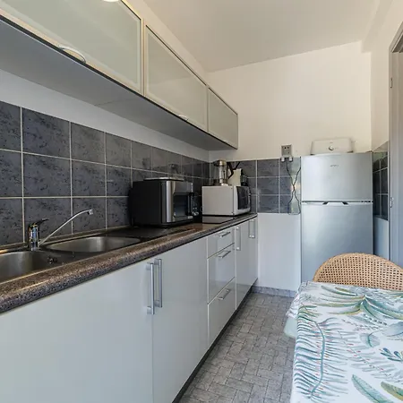San Felice - 2 Pieces Avec Balcon Et Parking 아파트
